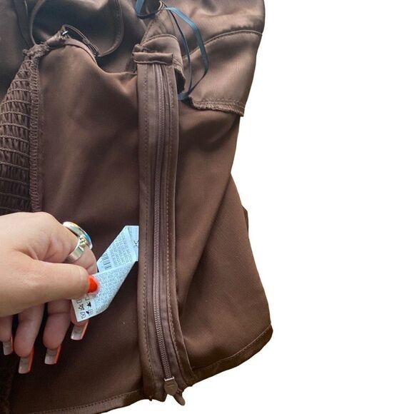 NWOT 2 piece bundle, Forever 21 brown and black silk tops - Picture 4 of 9